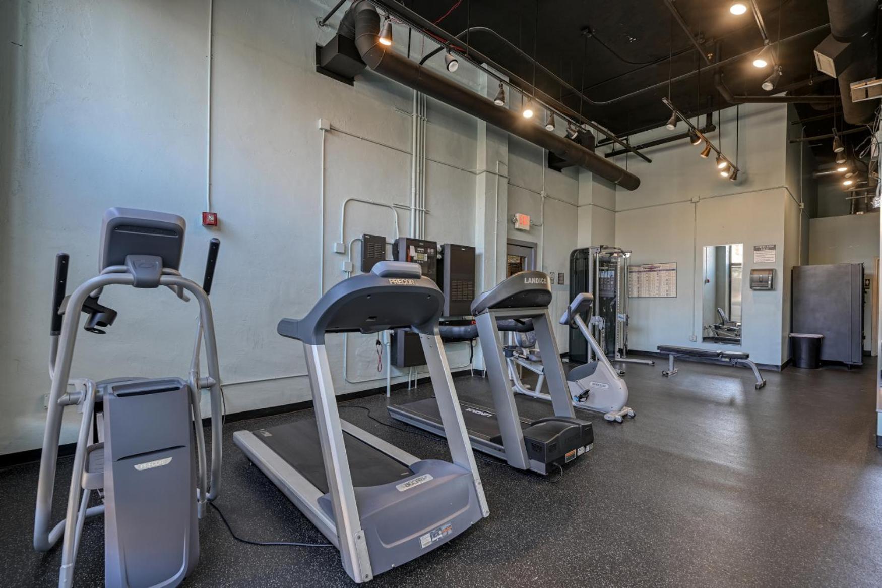 2 Bath Prkg+Gym+Sauna Perk Plaza +30 Day คลีฟแลนด์ ภายนอก รูปภาพ